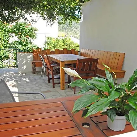 Soba Goli 3 * Komiža